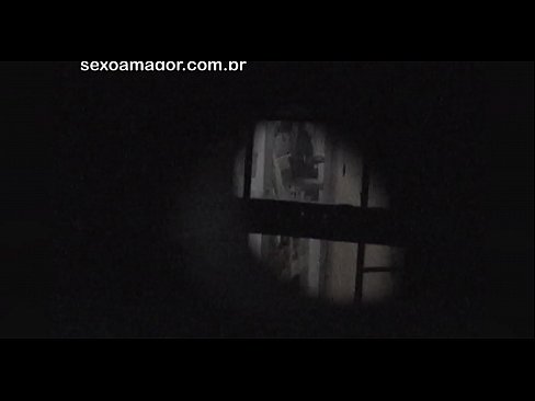 ❤️ Si Blondie sekretong nakuhaan og video sa usa ka voyeur sa kasilinganan nga gitago sa luyo sa mga haw-ang nga tisa Porno sa amon ❌️❤